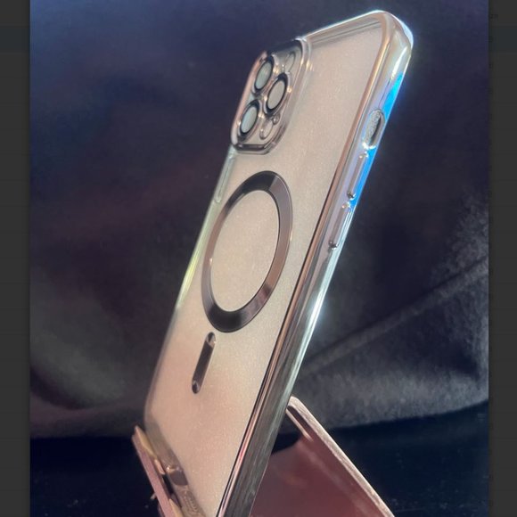 iPhone 15 Pro Case - Luxury | Clear Soft Silicone | Magnetic Wireless Charging - Picture 2 of 6